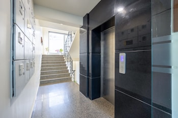 hotel urban oasis near millennium metro