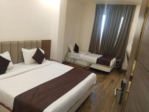 Hotel Tarun Palace, Bhopal,,3 star