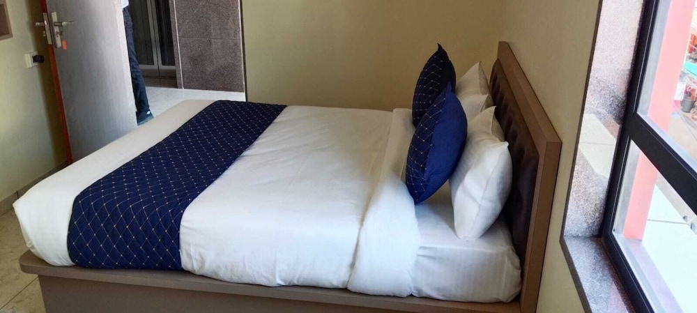 hotel mb nirala shyam