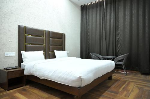 Mountain Vista,,2 star