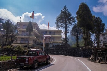 divine brookyard resort