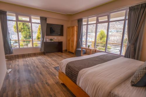 divine brookyard resort