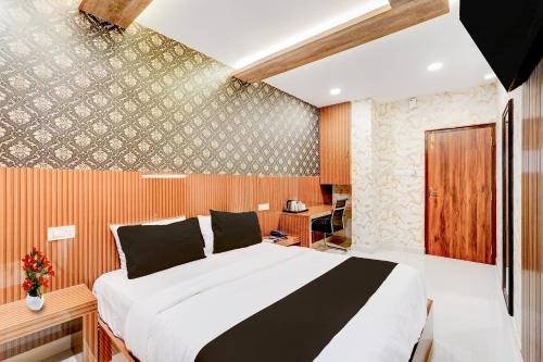 Super Collection O Kundrathur Near Murugan Temple,,3 star