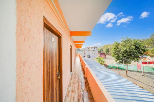 Hotel O Queen Hotel & Restaurant,,3 star