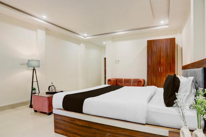hotel o own roof