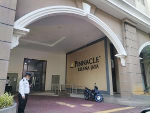 pinnacle kelana jaya by airhost
