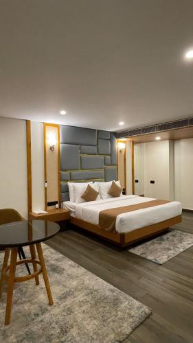 Pristine Pavilion Hotel,,2 star