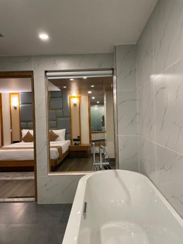 pristine pavilion hotel