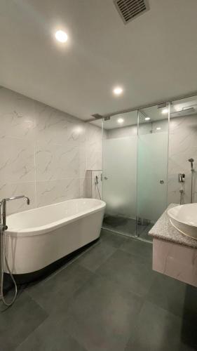 pristine pavilion hotel