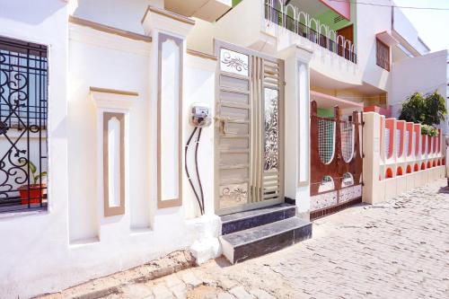 Aditya Guest House,,2 star