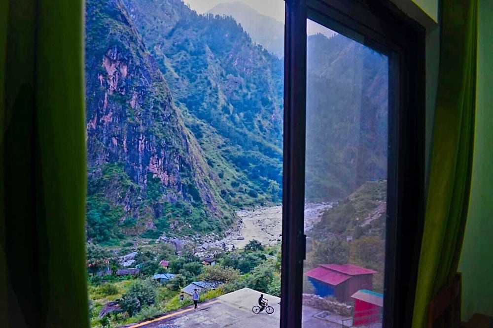 hotel himsarovar and restaurant