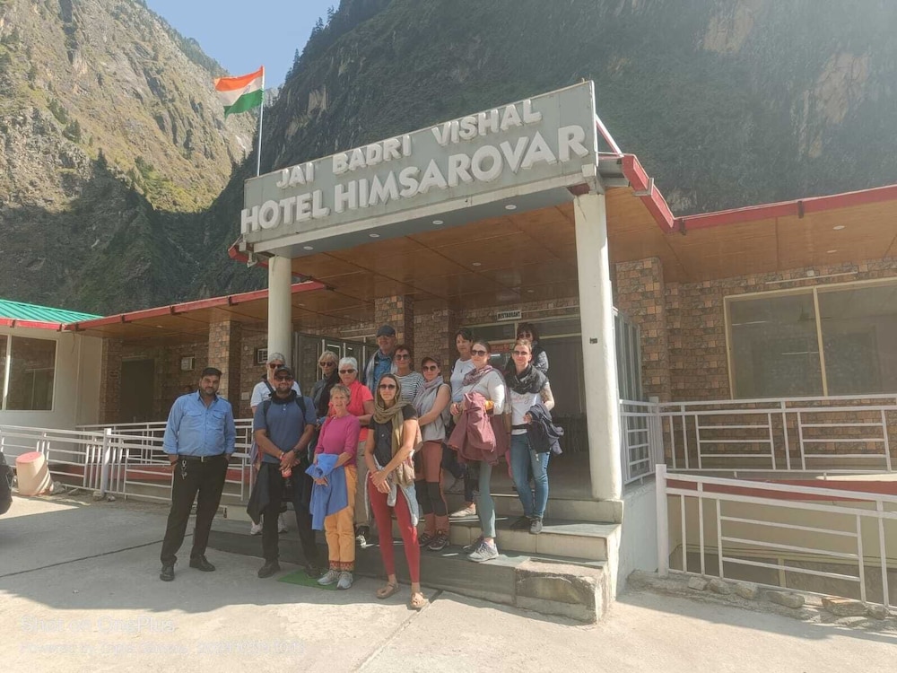 hotel himsarovar and restaurant