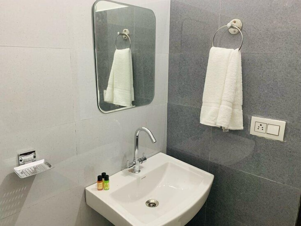 hotel himsarovar and restaurant