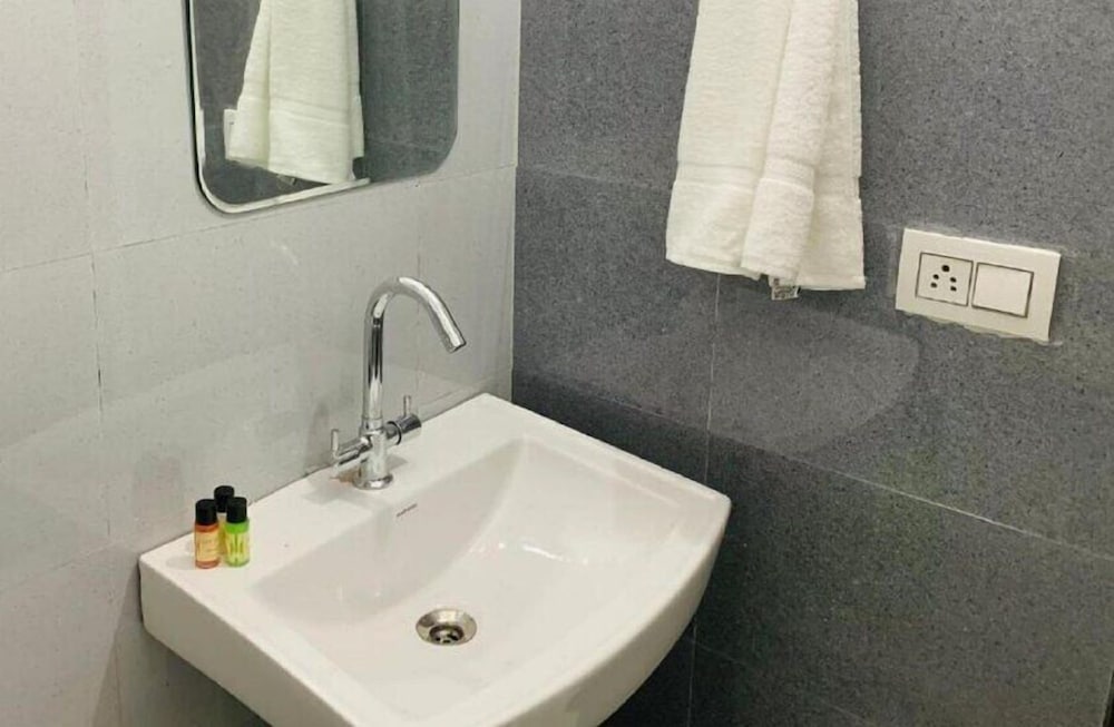 hotel himsarovar and restaurant