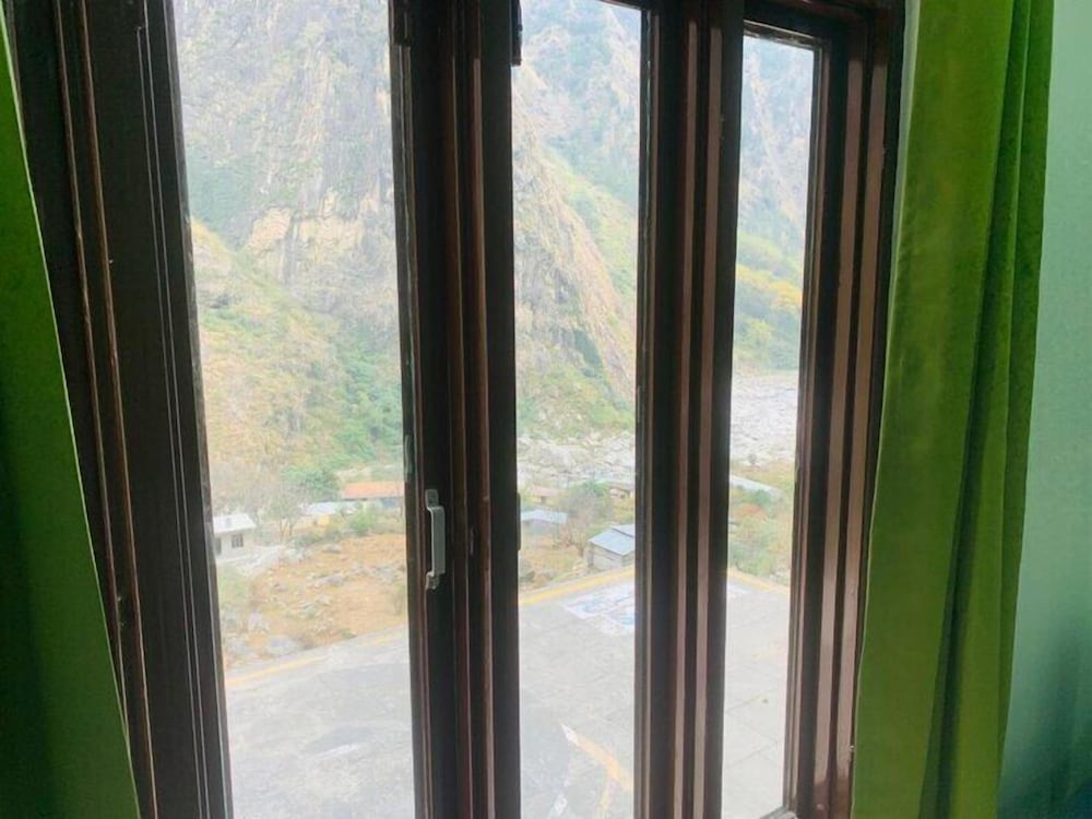 hotel himsarovar and restaurant