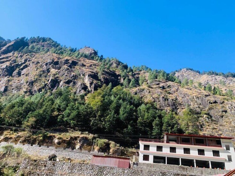 hotel himsarovar and restaurant