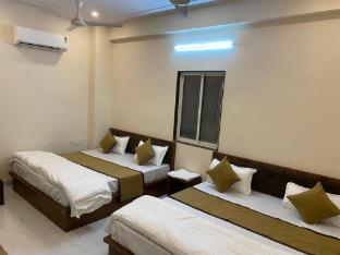 Hotel Banshi Wala,,2 star