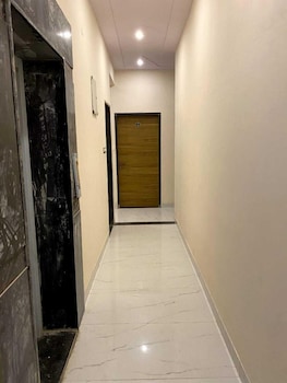 hotel banshi wala