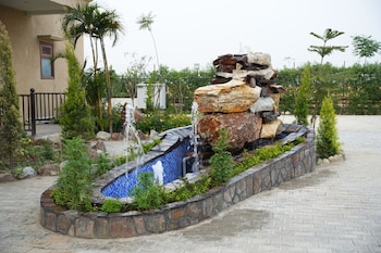 devsha jungle resort