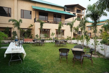 devsha jungle resort