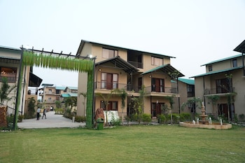 devsha jungle resort