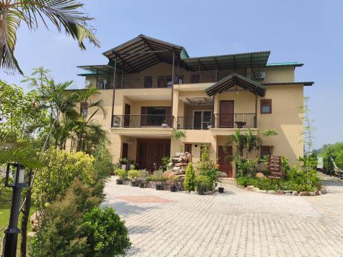 devsha jungle resort