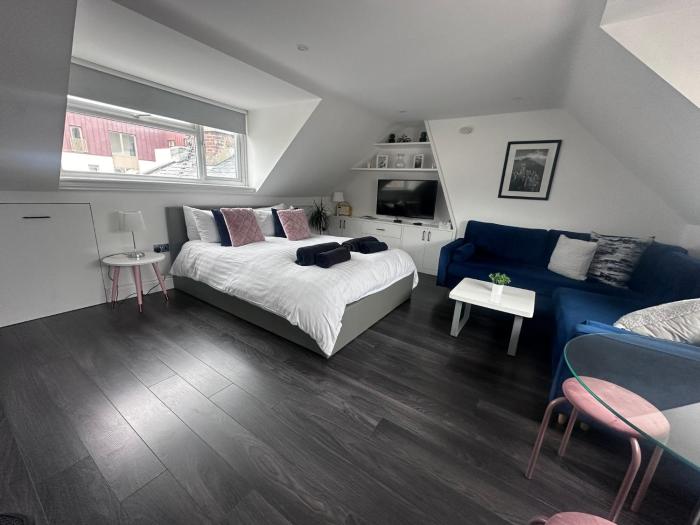 aquila house