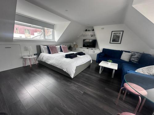 aquila house