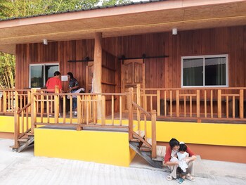 mae rim