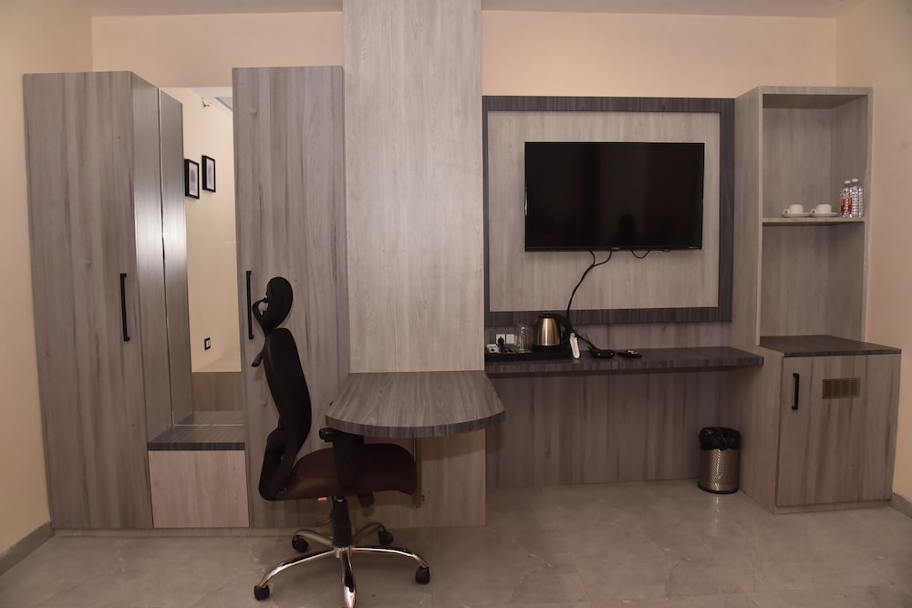 hotel jp inn sitapur