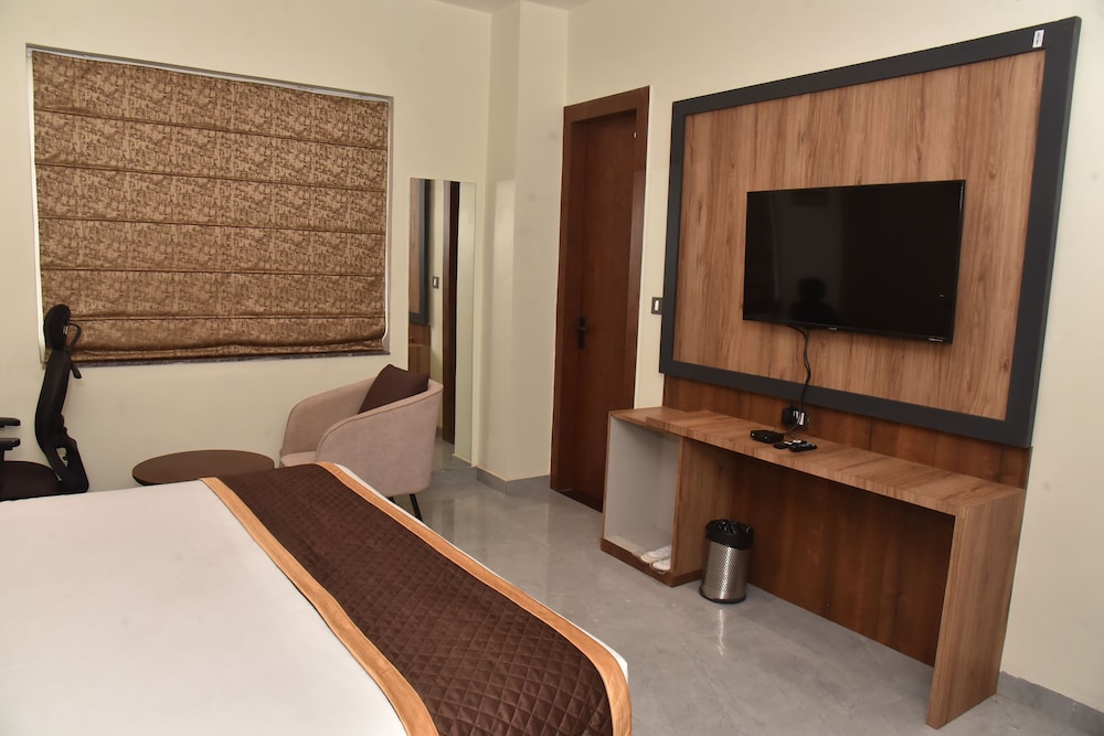 hotel jp inn sitapur