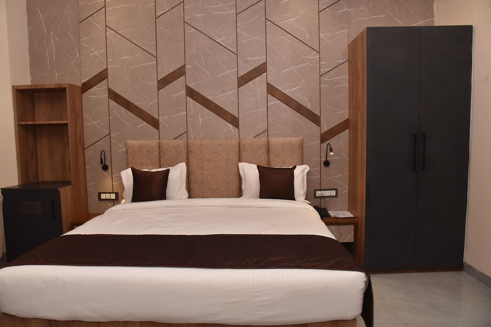 hotel jp inn sitapur