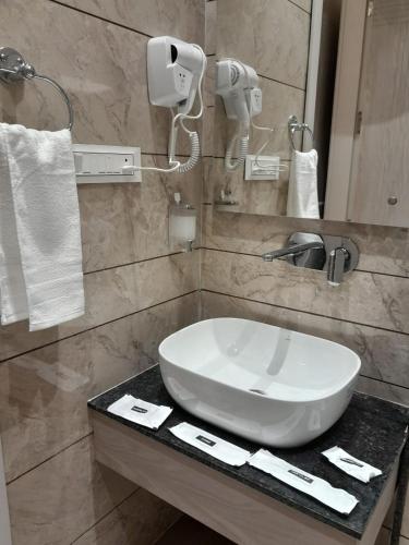 The Royal Inn,,3 star