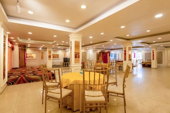 hotel the classic inn noida sec 70