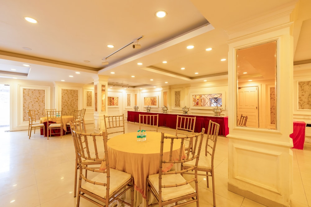 hotel the classic inn noida sec 70