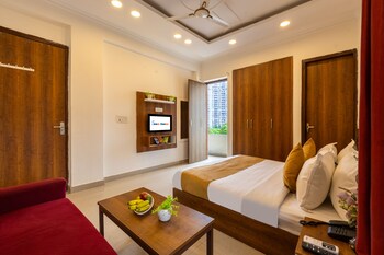 hotel the classic inn noida sec 70
