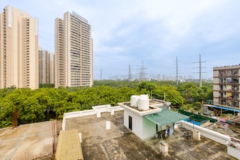 hotel the classic inn noida sec 70