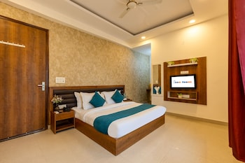hotel the classic inn noida sec 70