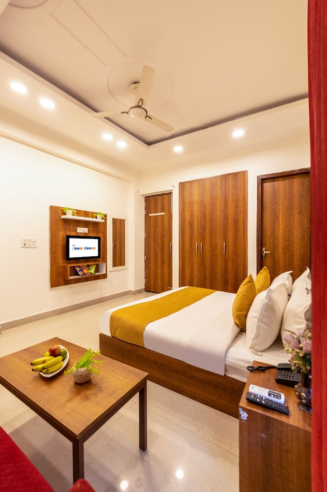 hotel the classic inn noida sec 70