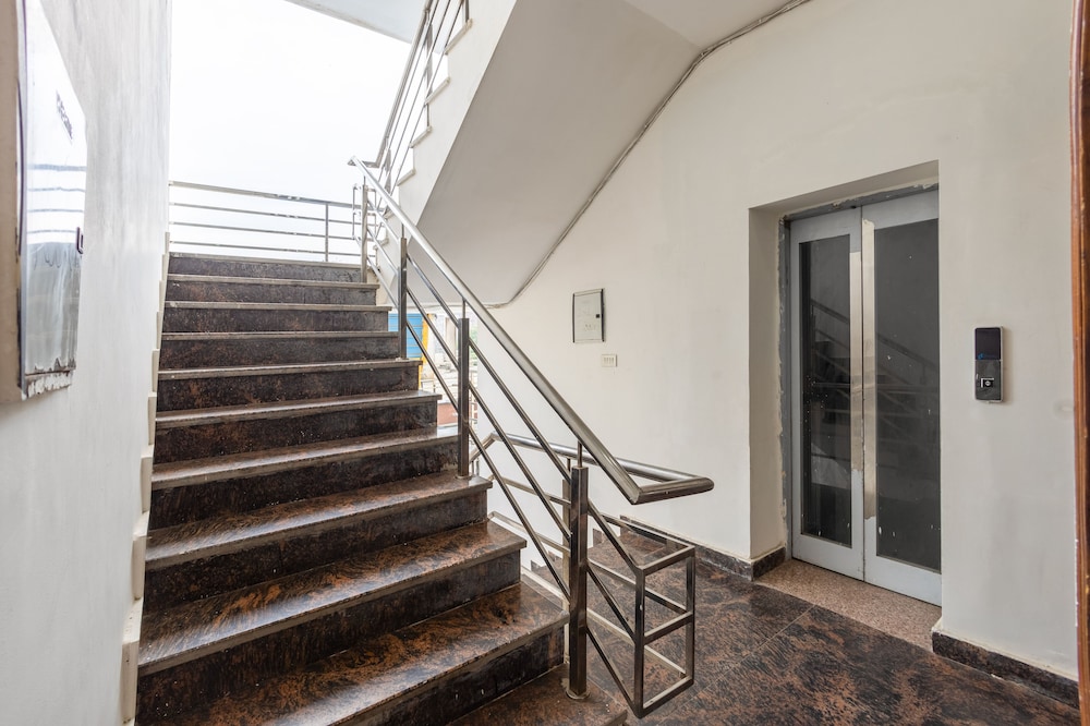 hotel the classic inn noida sec 70