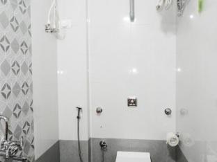 seafront beach cottage alibag