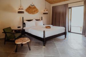 the foothills escape