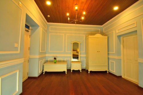 the tredis heritage by the lake