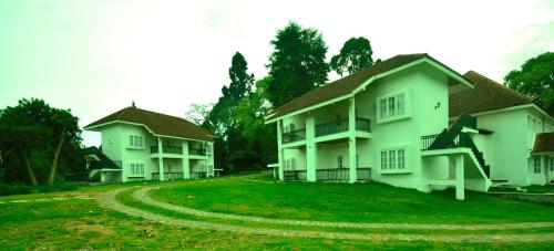 the tredis heritage by the lake