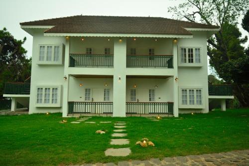 the tredis heritage by the lake