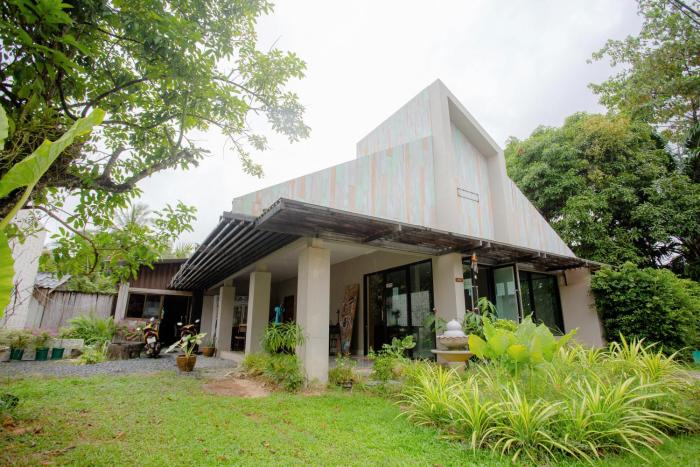 ko lanta amantra hostels women only