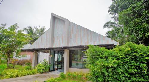 ko lanta amantra hostels women only