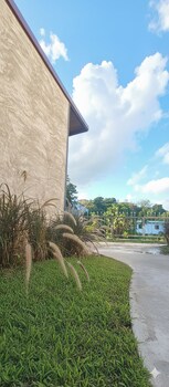 ko lanta hotels and co working space