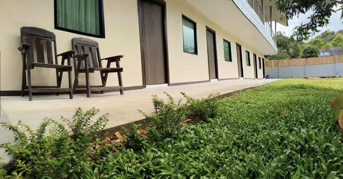 ko lanta hotels and co working space