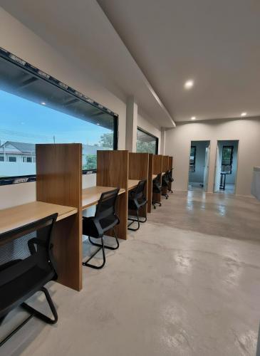 ko lanta hotels and co working space
